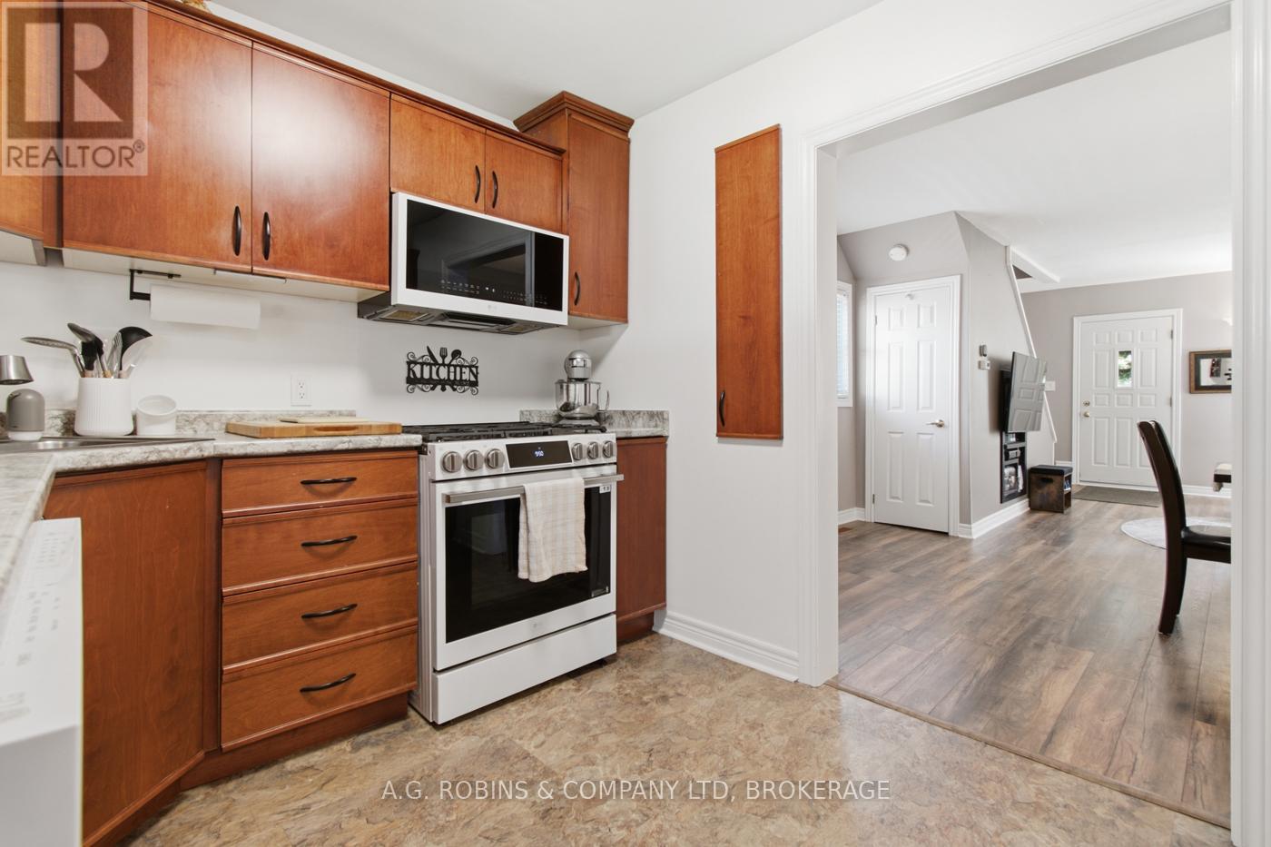 4 Clifford Avenue, Welland, Ontario  L3C 2G1 - Photo 13 - X13525352
