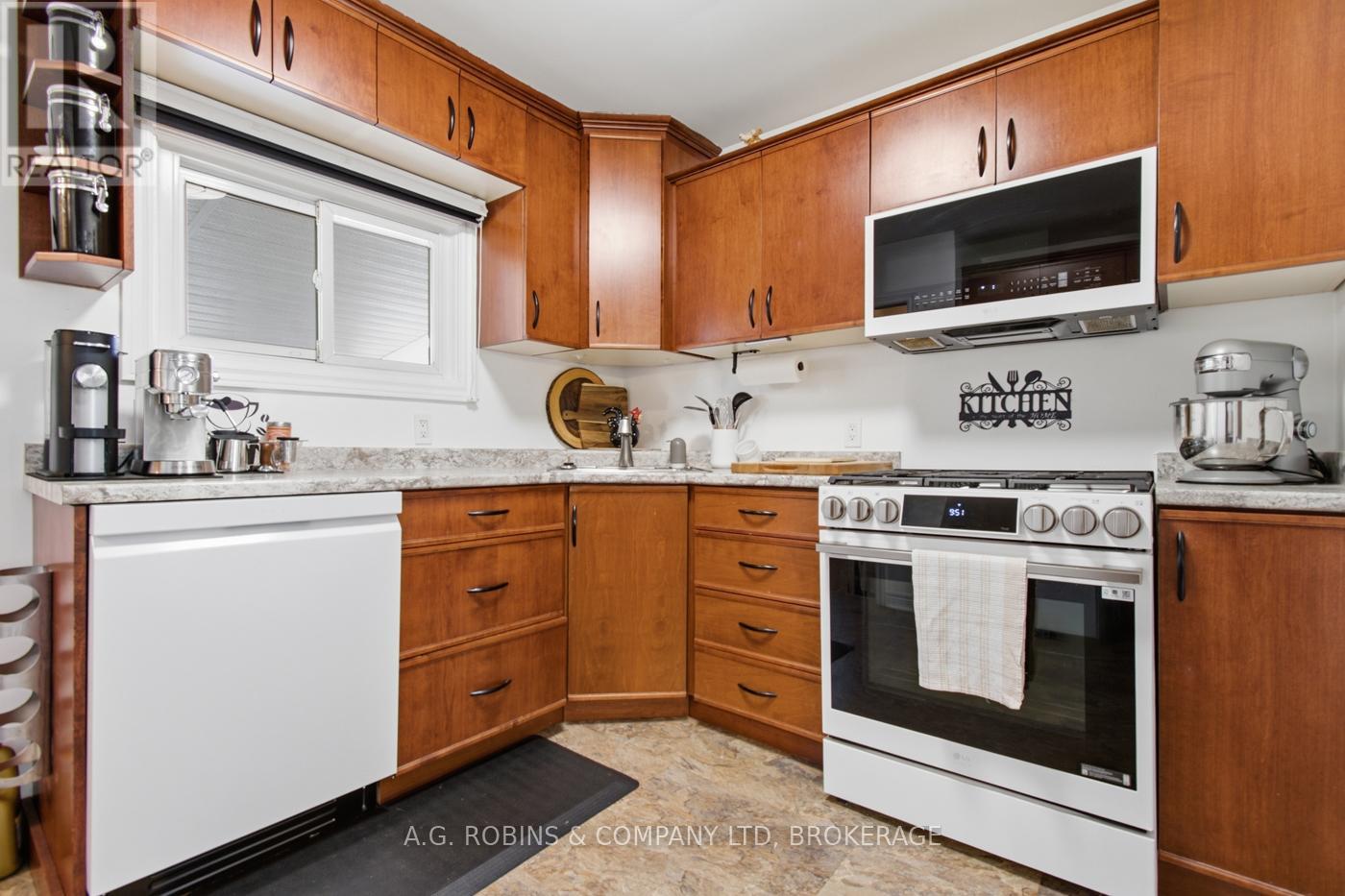 4 Clifford Avenue, Welland, Ontario  L3C 2G1 - Photo 15 - X13525352