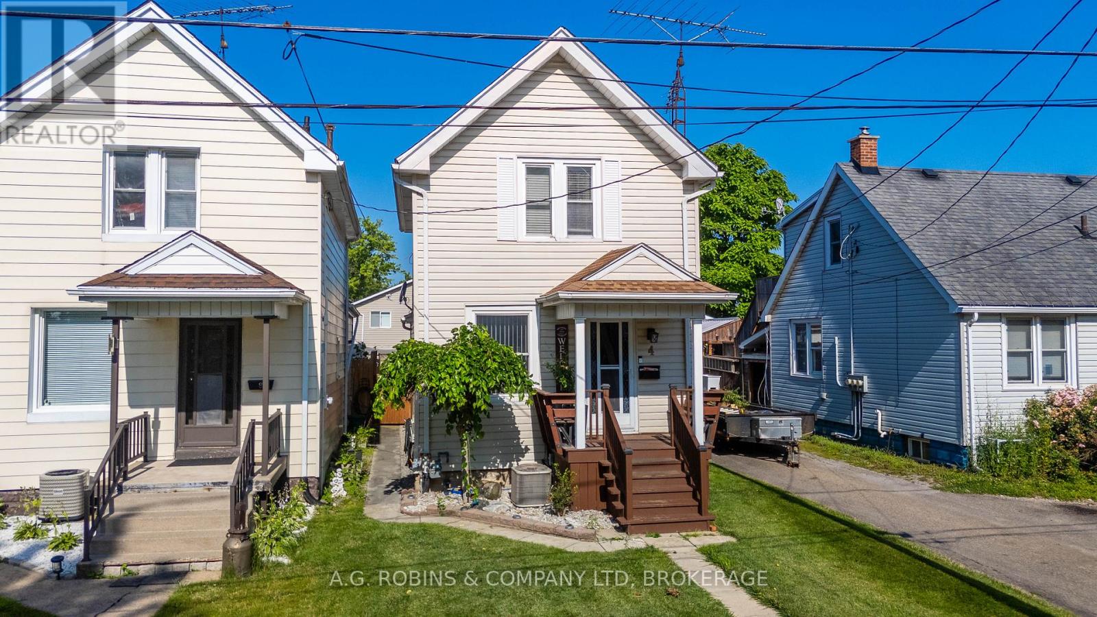 4 Clifford Avenue, Welland, Ontario  L3C 2G1 - Photo 3 - X13525352