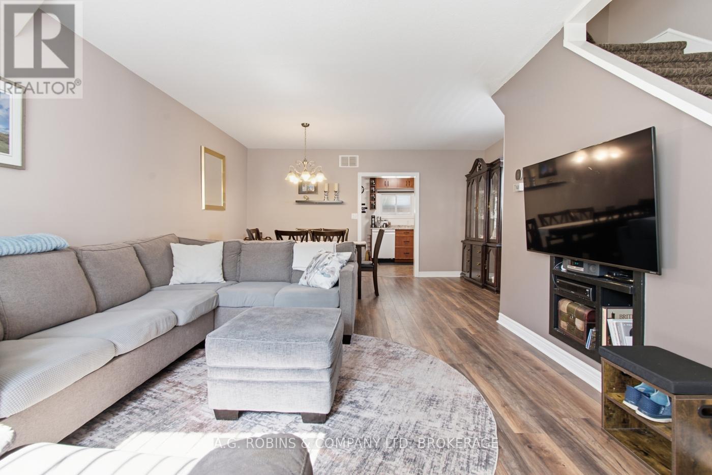 4 Clifford Avenue, Welland, Ontario  L3C 2G1 - Photo 7 - X13525352