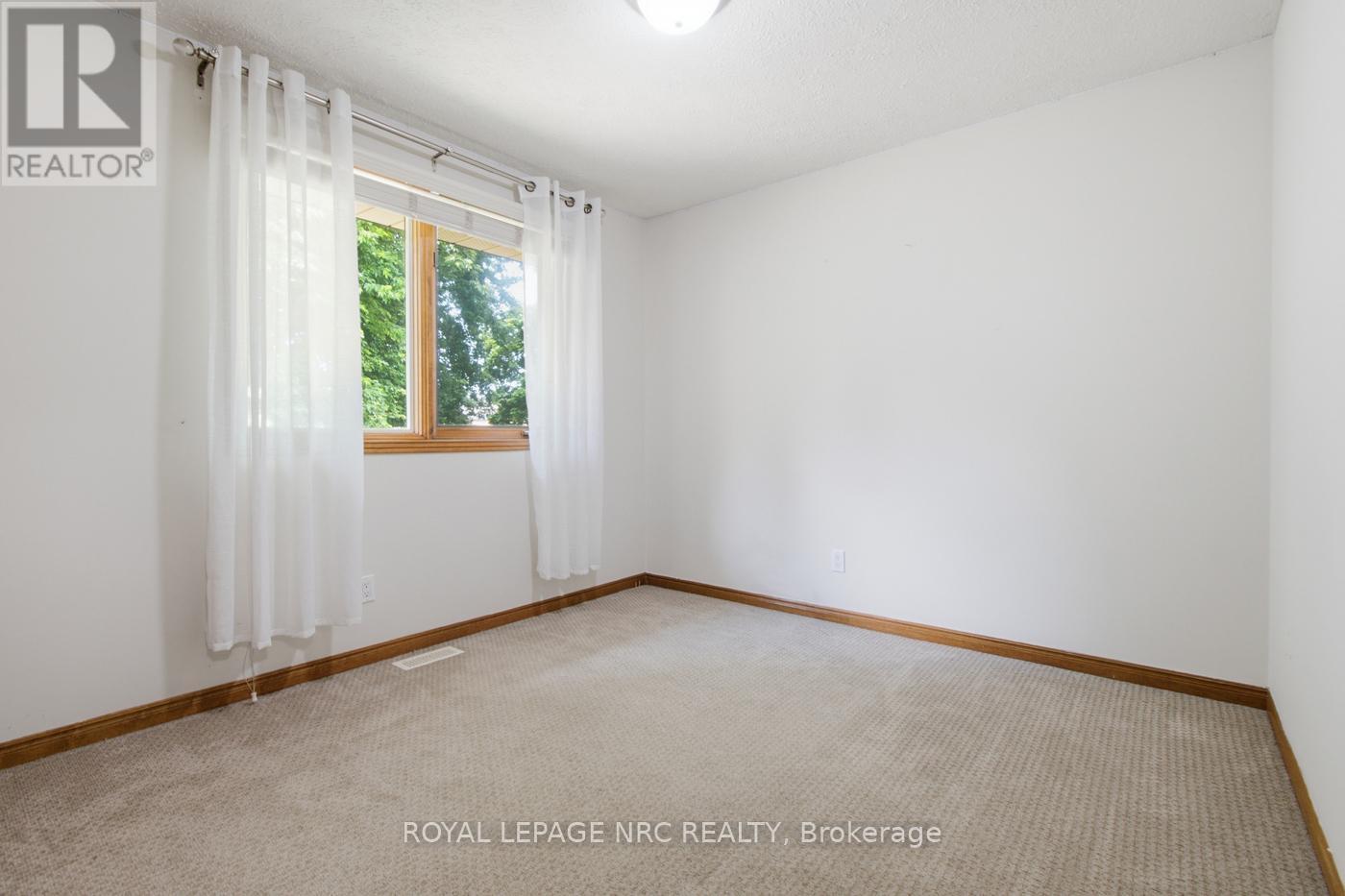12 Harvest Oak Drive, St. Catharines, Ontario  L2S 3H5 - Photo 14 - X13525424