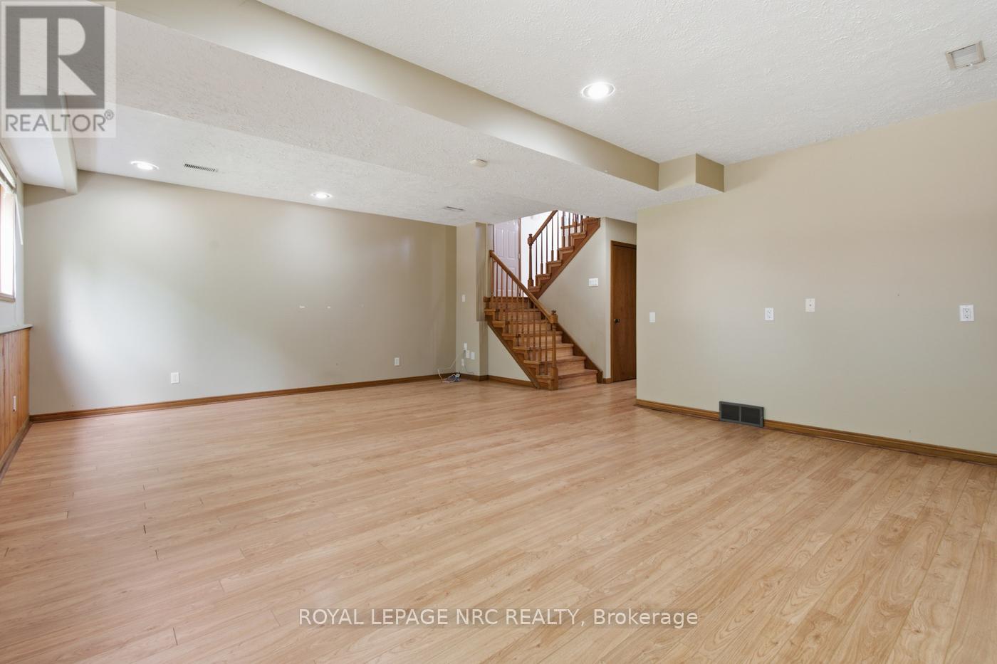 12 Harvest Oak Drive, St. Catharines, Ontario  L2S 3H5 - Photo 17 - X13525424