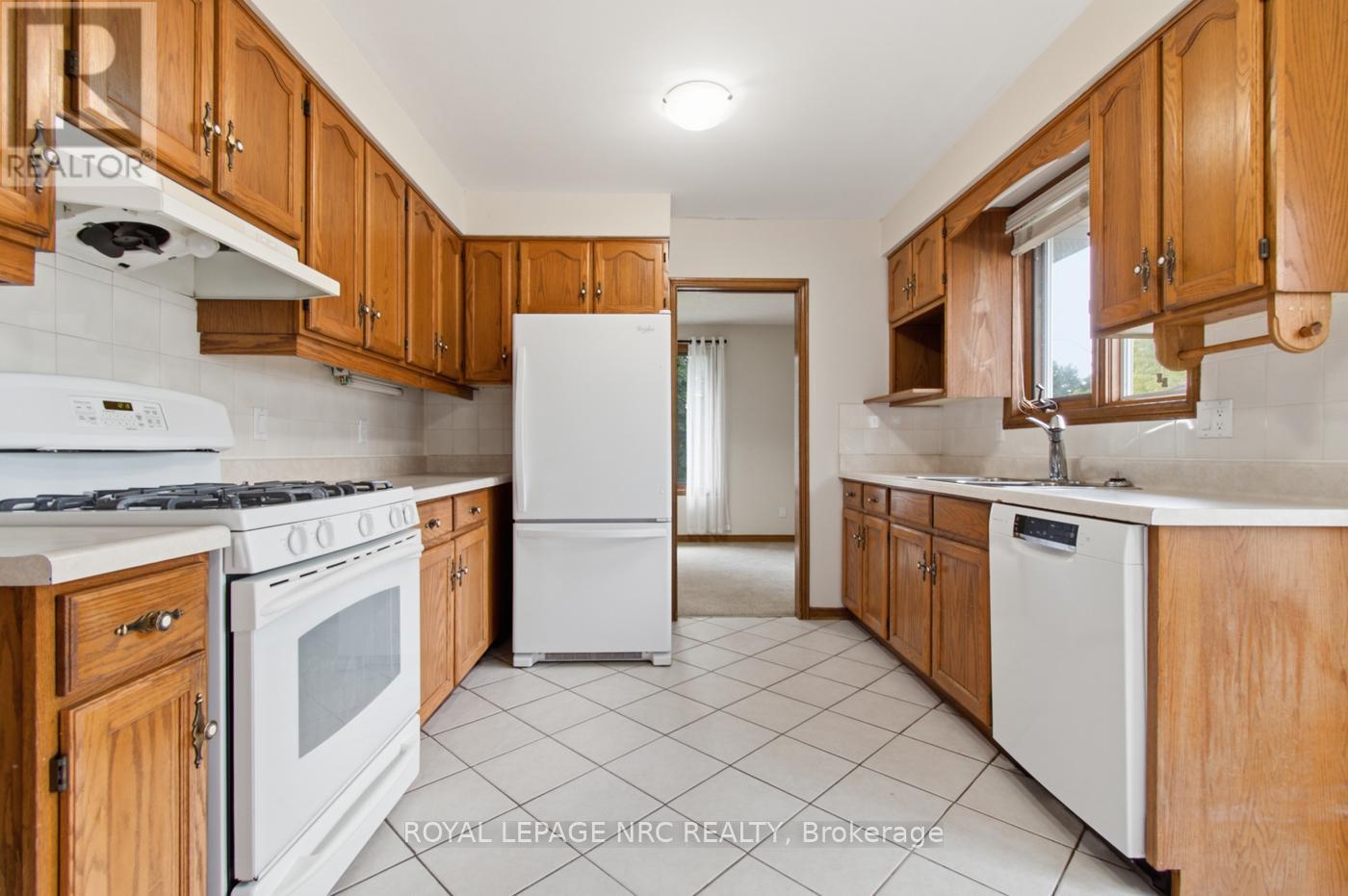 12 Harvest Oak Drive, St. Catharines, Ontario  L2S 3H5 - Photo 9 - X13525424