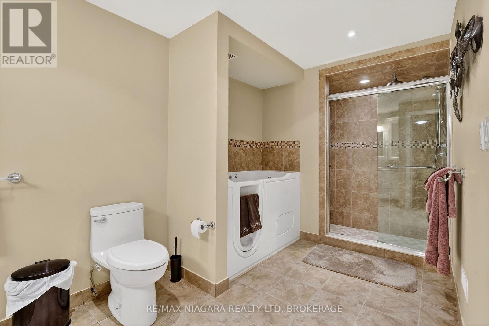 6775 Domenic Crescent, Niagara Falls, Ontario  L2J 4L5 - Photo 39 - X13525692