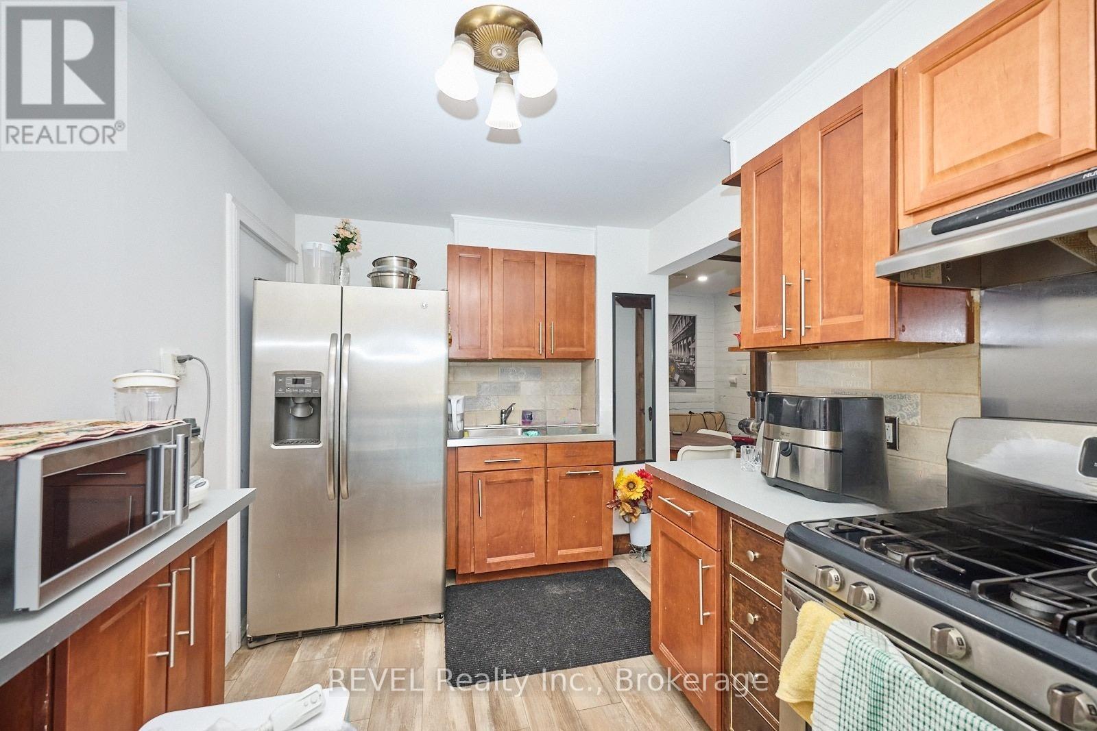 50 Welland Avenue, St. Catharines, Ontario  L2R 2M5 - Photo 4 - X13525844