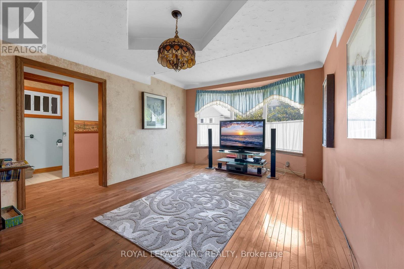 4271 Elgin Street, Niagara Falls, Ontario  L2E 2X7 - Photo 12 - X13526352