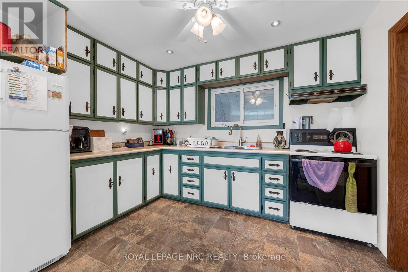 4271 Elgin Street, Niagara Falls, Ontario  L2E 2X7 - Photo 14 - X13526352