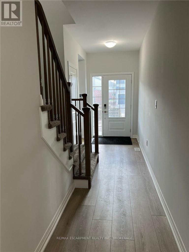 45 Bur Oak Drive, Thorold, Ontario  L2V 0L9 - Photo 3 - X13526778
