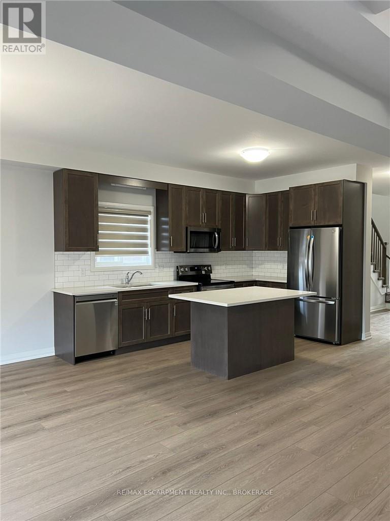 45 Bur Oak Drive, Thorold, Ontario  L2V 0L9 - Photo 4 - X13526778