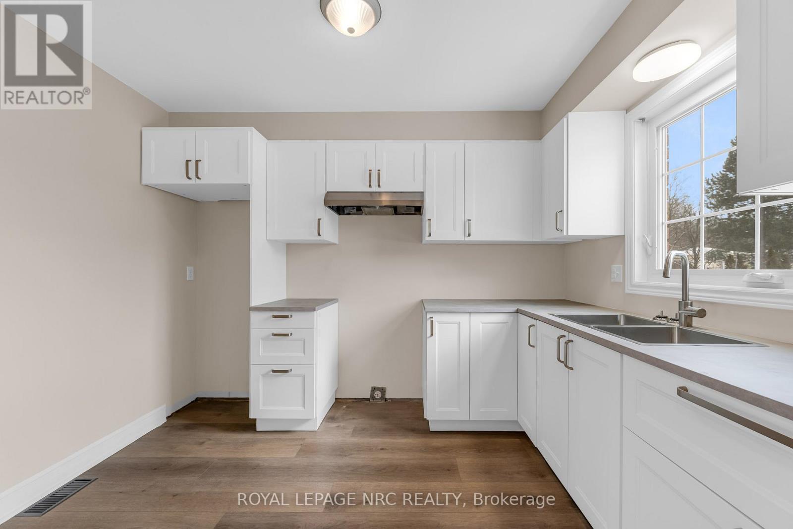 20 - 110 Silvan Drive, Welland, Ontario  L3C 6Z5 - Photo 5 - X13527324