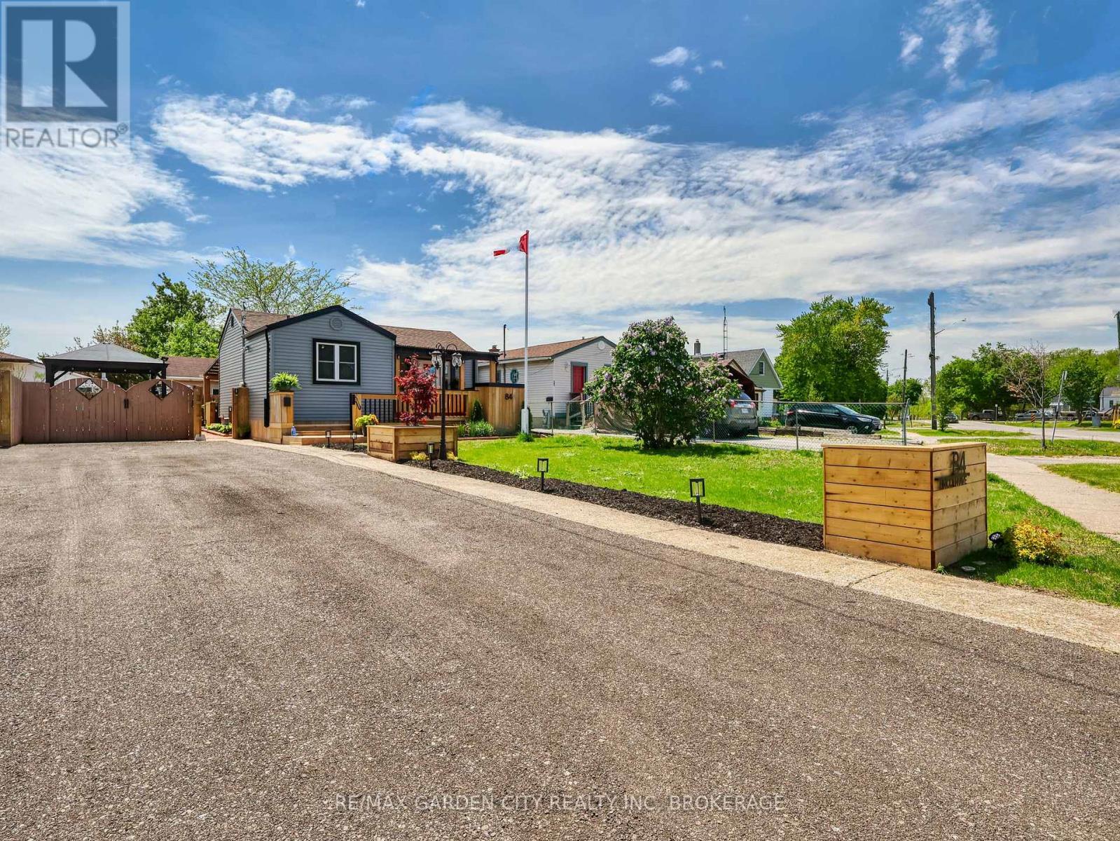 84 LINCOLN AVENUE, St. Catharines, Ontario