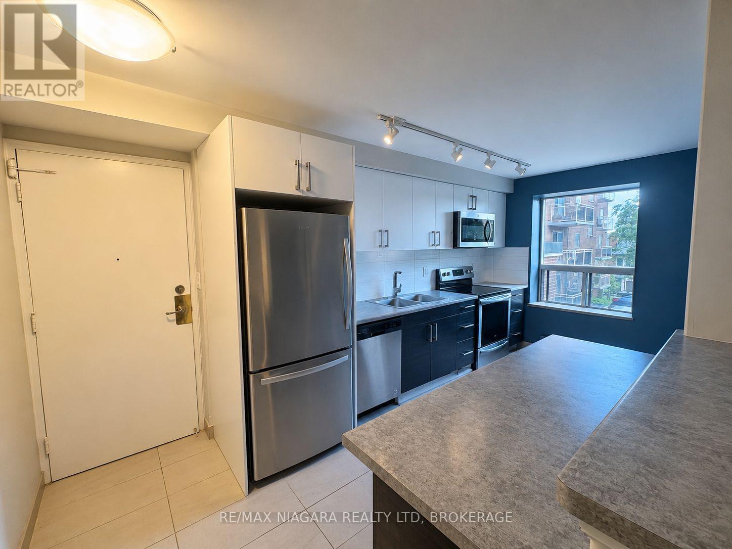 201 - 99 Church Street, St. Catharines, Ontario  L2R 3E1 - Photo 3 - X13528028