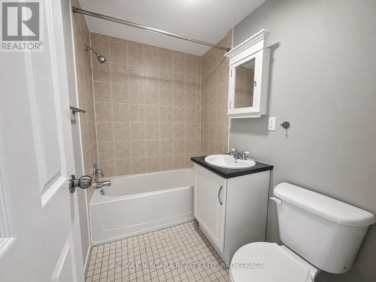 3 - 143 Westchester Crescent, St. Catharines, Ontario  L2P 2P2 - Photo 6 - X13528060