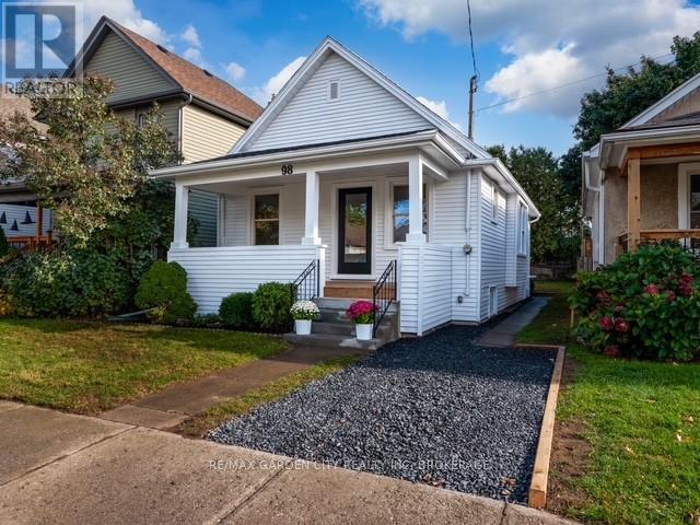 98 Pleasant Avenue, St. Catharines, Ontario  L2R 1Y1 - Photo 2 - X13528356
