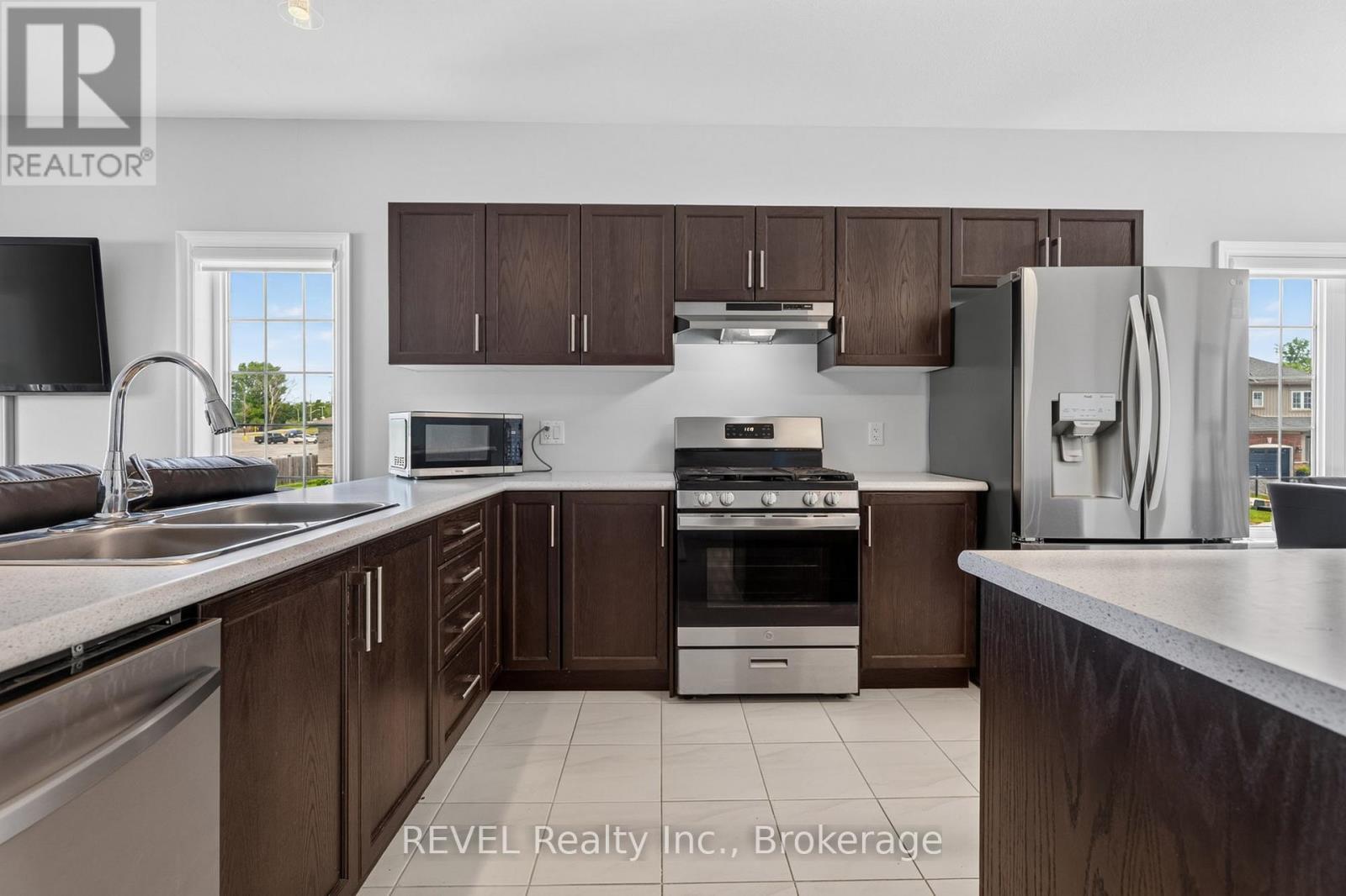 881 Burwell Street, Fort Erie, Ontario  L2A 0E3 - Photo 7 - X13529046
