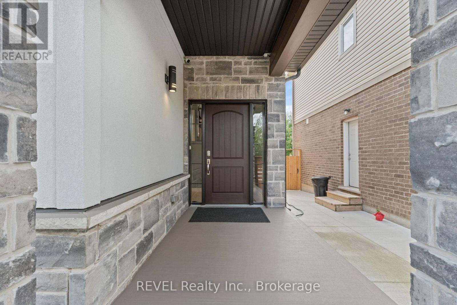 26 Crow Street, Welland, Ontario  L3C 0E4 - Photo 4 - X13529052