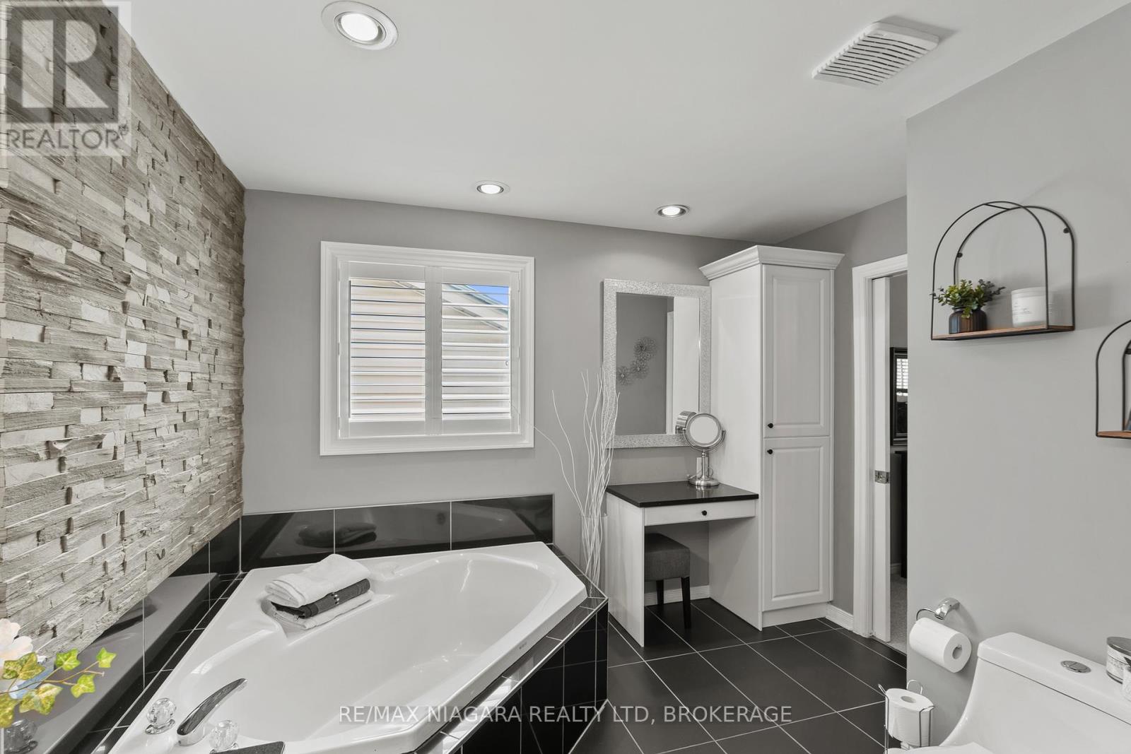 5991 Andrea Drive, Niagara Falls, Ontario  L2H 2Z9 - Photo 24 - X13529712