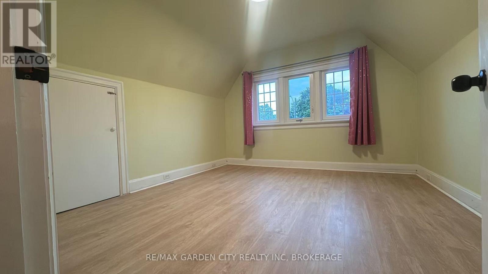 56 South Drive, St. Catharines, Ontario  L2R 4V2 - Photo 17 - X13529910