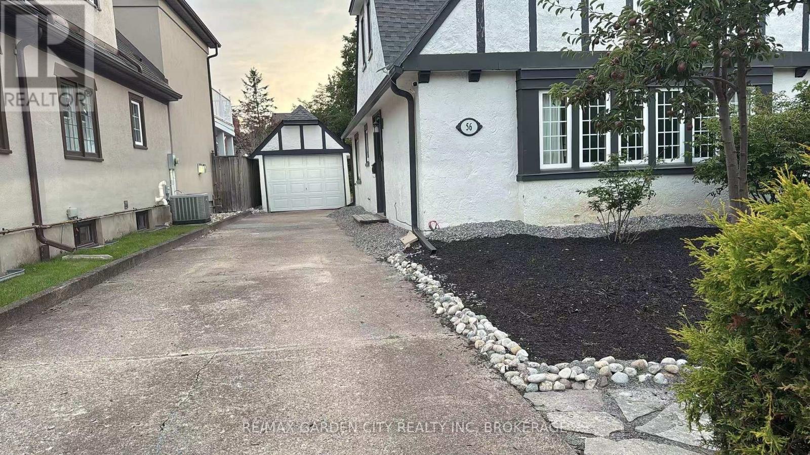 56 South Drive, St. Catharines, Ontario  L2R 4V2 - Photo 2 - X13529910