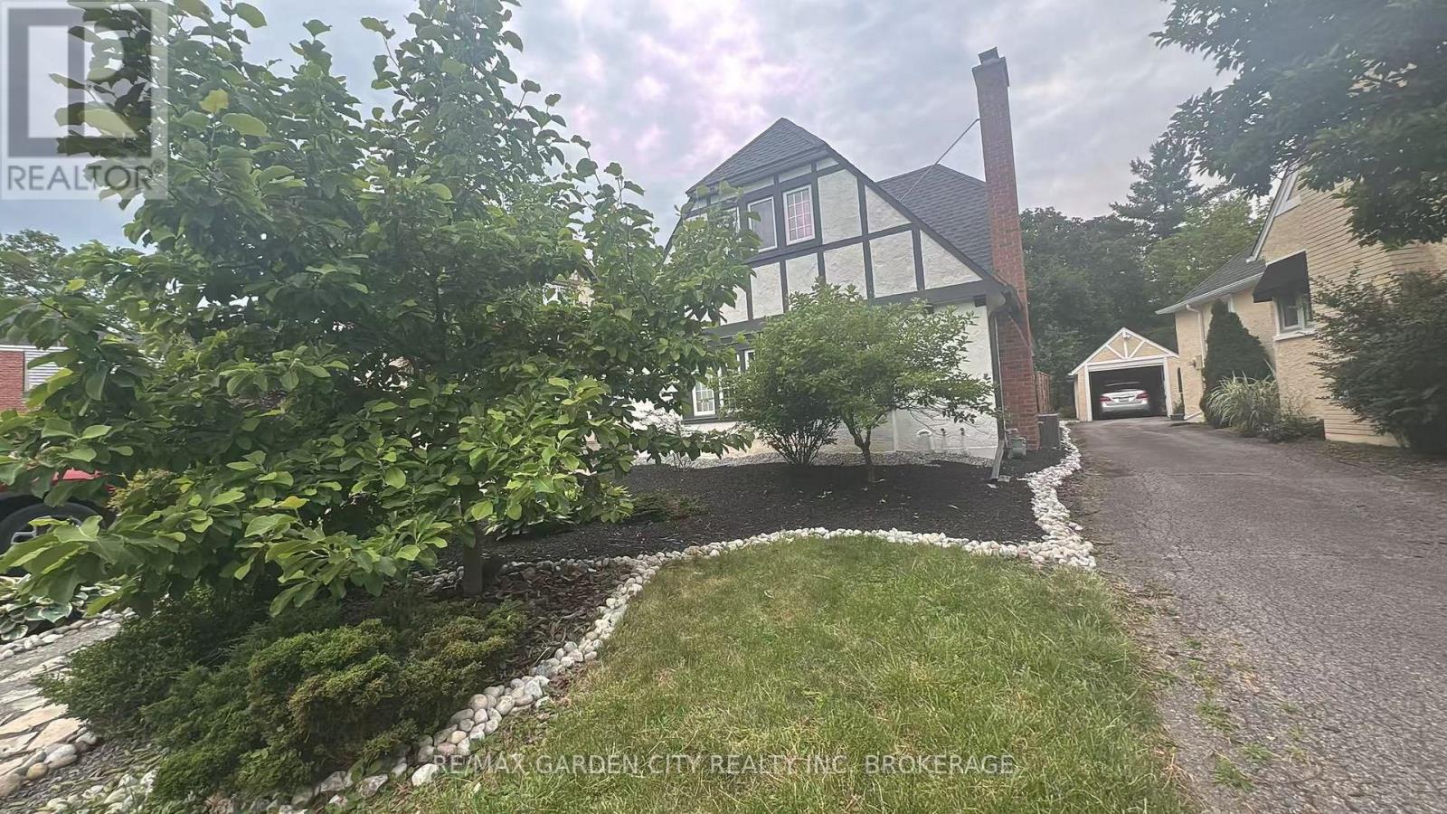 56 South Drive, St. Catharines, Ontario  L2R 4V2 - Photo 3 - X13529910