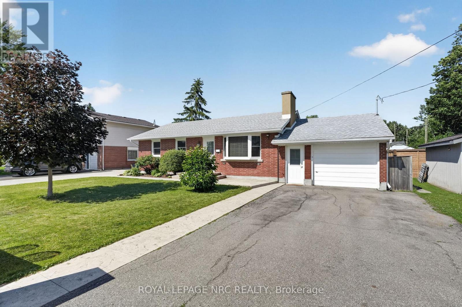 16 Ferguson Avenue, Fort Erie, Ontario  L2A 5J3 - Photo 2 - X13530124