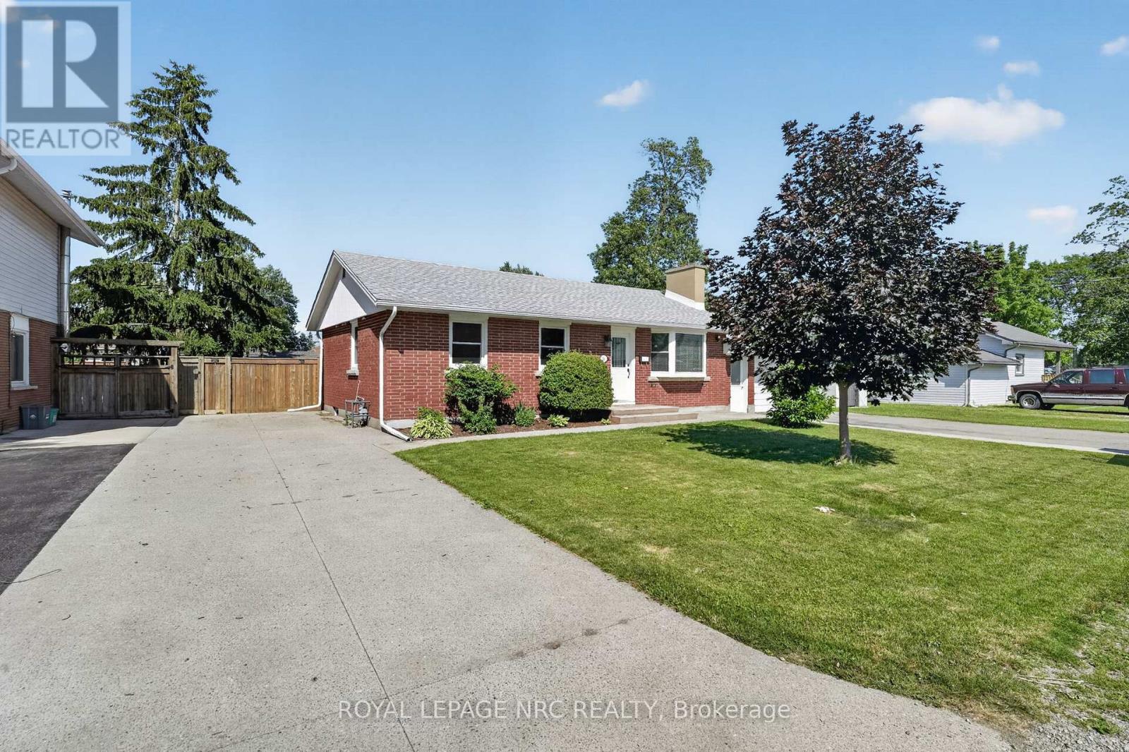 16 Ferguson Avenue, Fort Erie, Ontario  L2A 5J3 - Photo 4 - X13530124