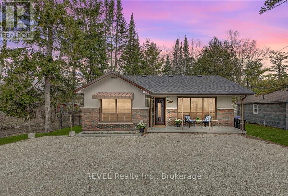 3184 MOSLEY STREET, Wasaga Beach, Ontario
