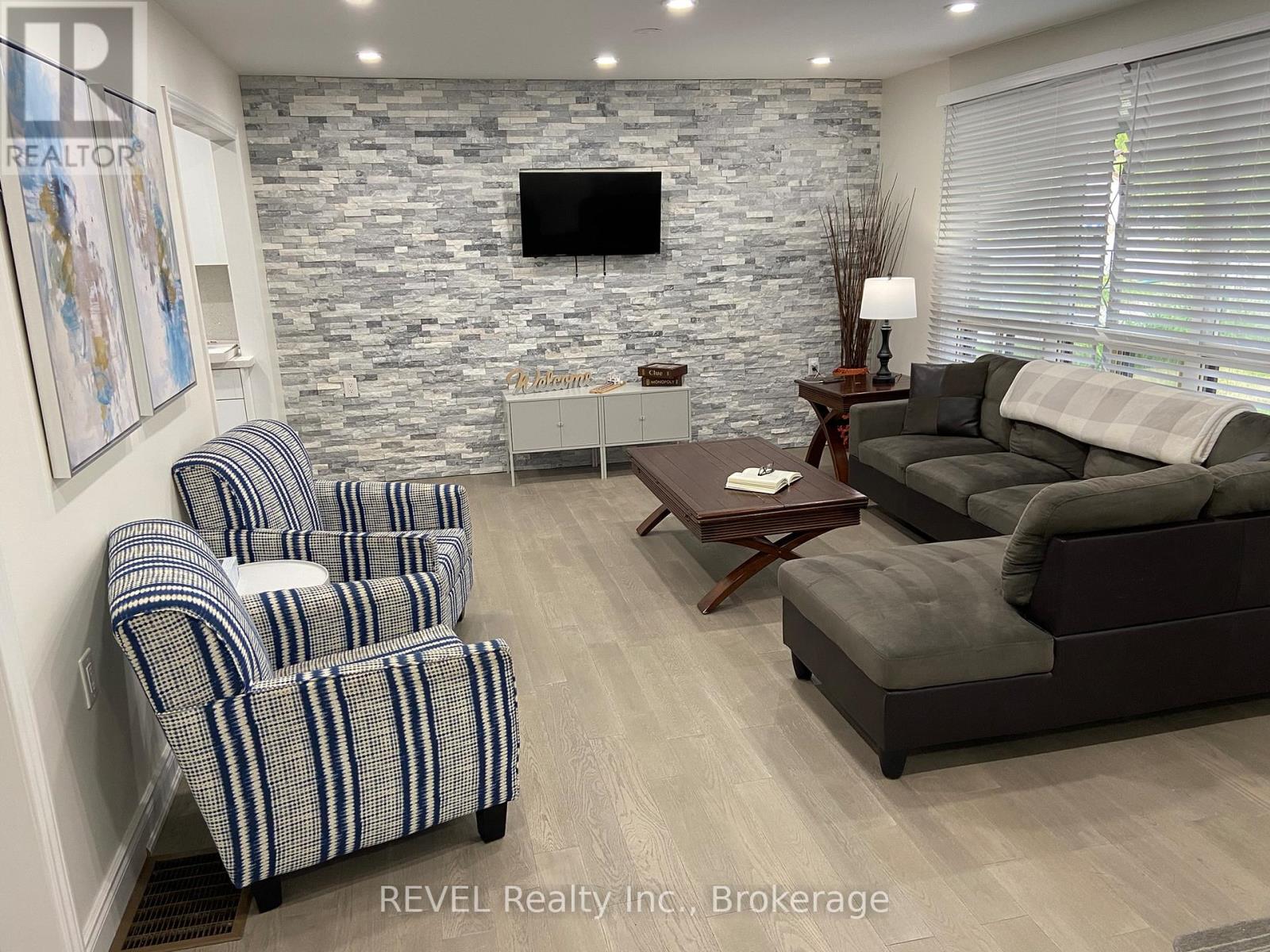 3184 Mosley Street, Wasaga Beach, Ontario  L9Z 1V4 - Photo 5 - S13530924