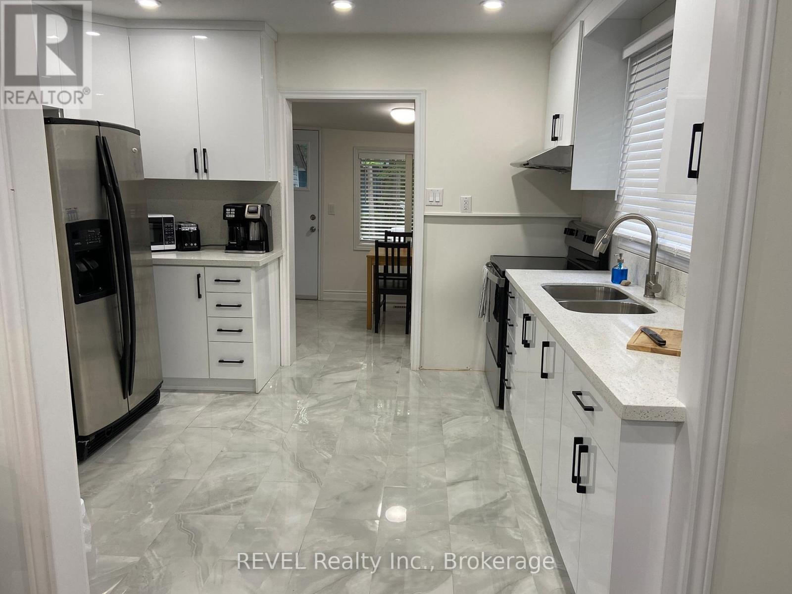 3184 Mosley Street, Wasaga Beach, Ontario  L9Z 1V4 - Photo 9 - S13530924