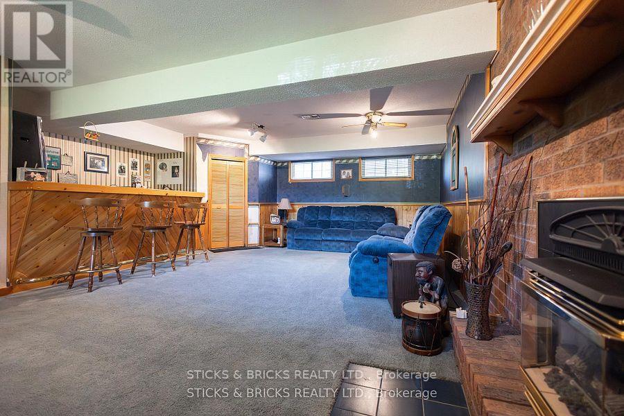 8238 Lexington Court, Niagara Falls, Ontario  L2H 1W4 - Photo 21 - X13531024