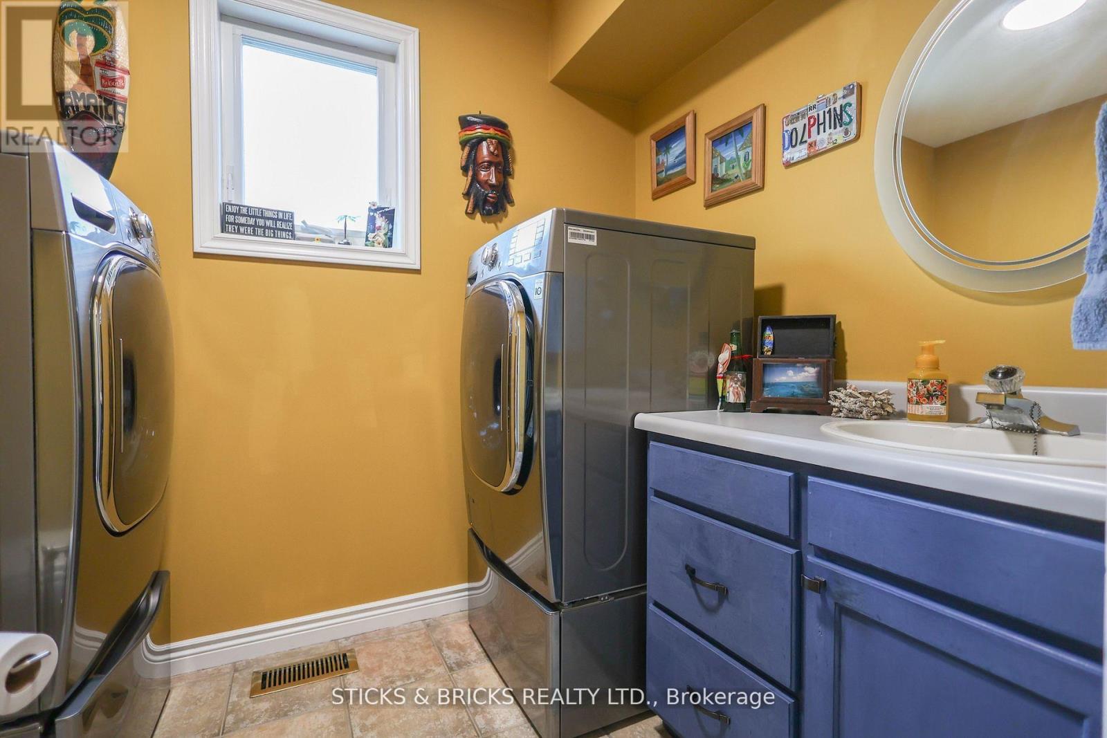 8238 Lexington Court, Niagara Falls, Ontario  L2H 1W4 - Photo 24 - X13531024