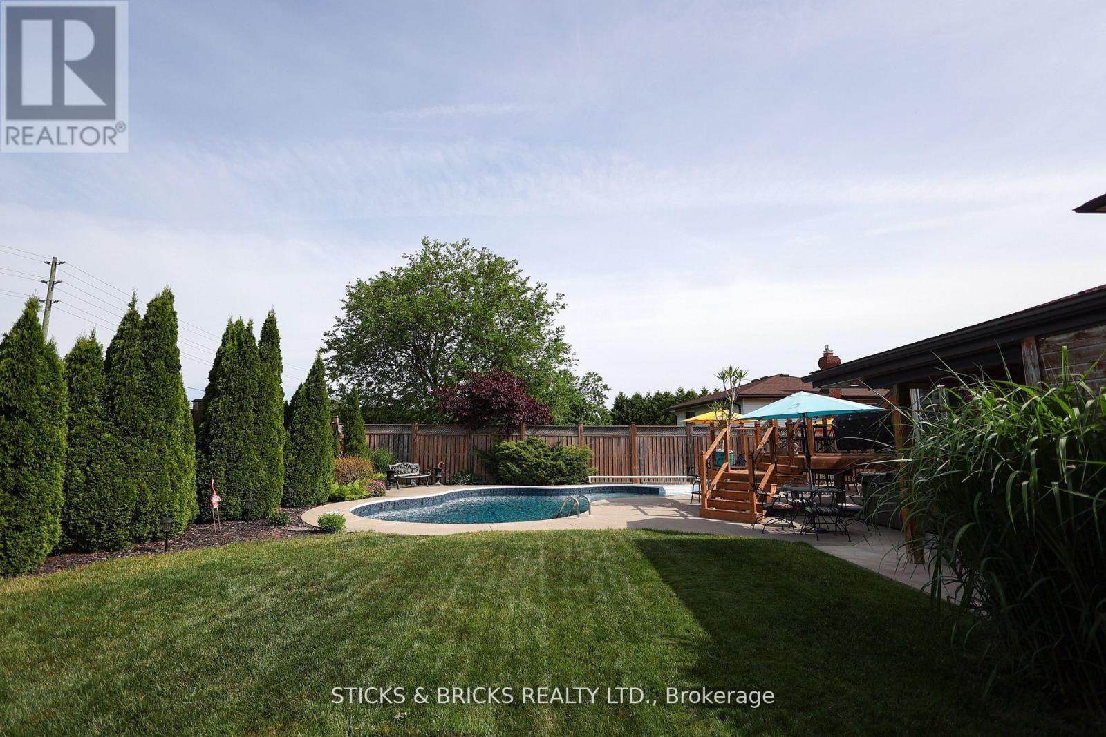 8238 Lexington Court, Niagara Falls, Ontario  L2H 1W4 - Photo 33 - X13531024
