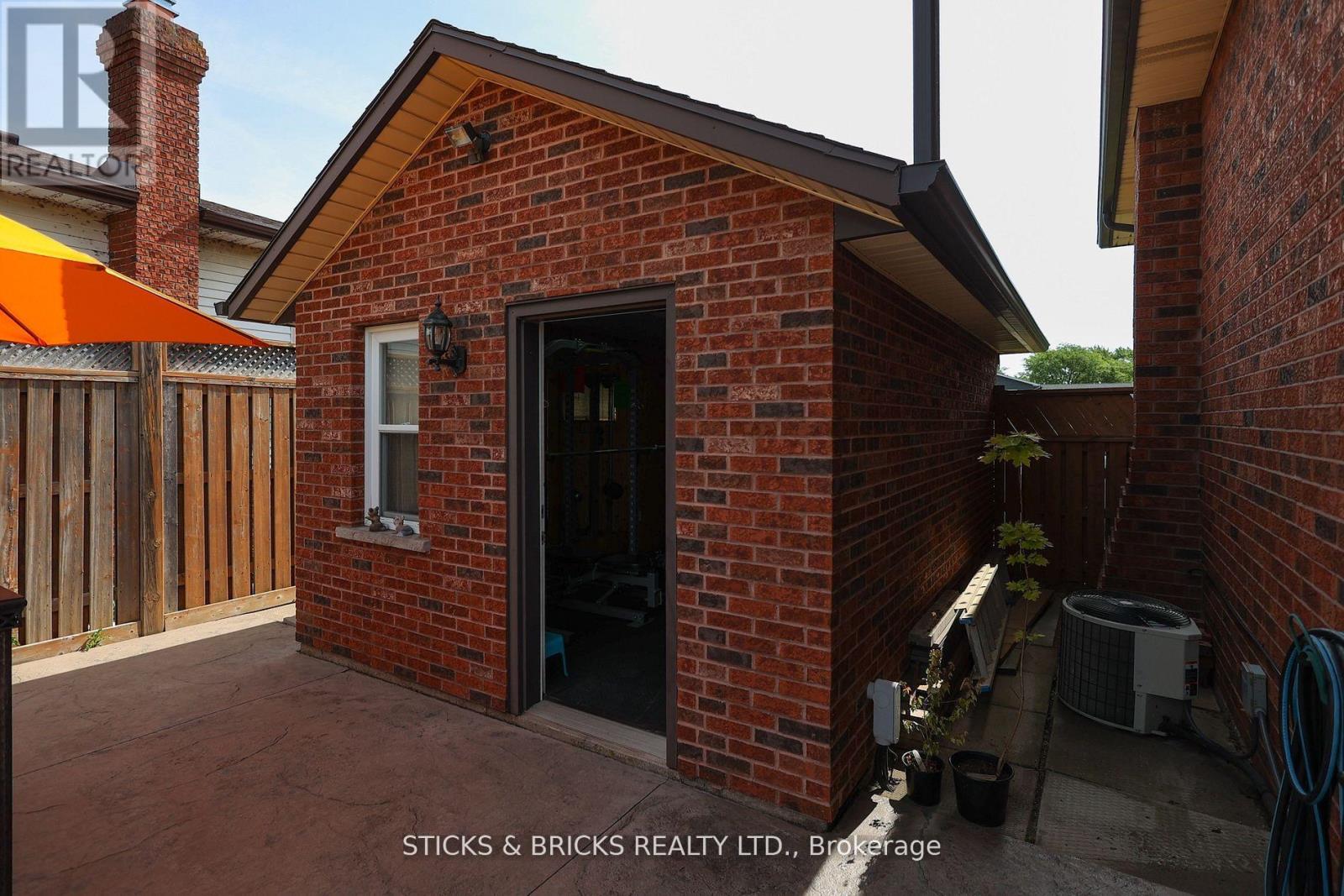 8238 Lexington Court, Niagara Falls, Ontario  L2H 1W4 - Photo 35 - X13531024
