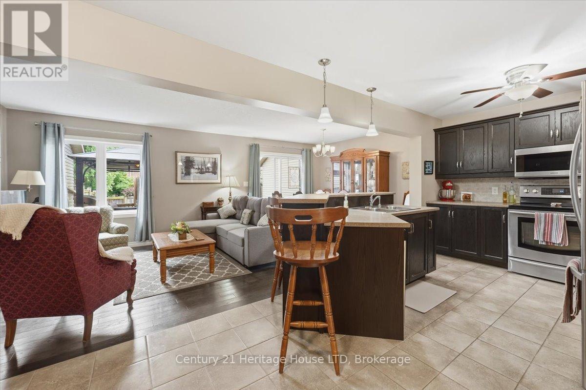 97 Abbott Place, Pelham, Ontario  L0S 1E5 - Photo 8 - X13531274
