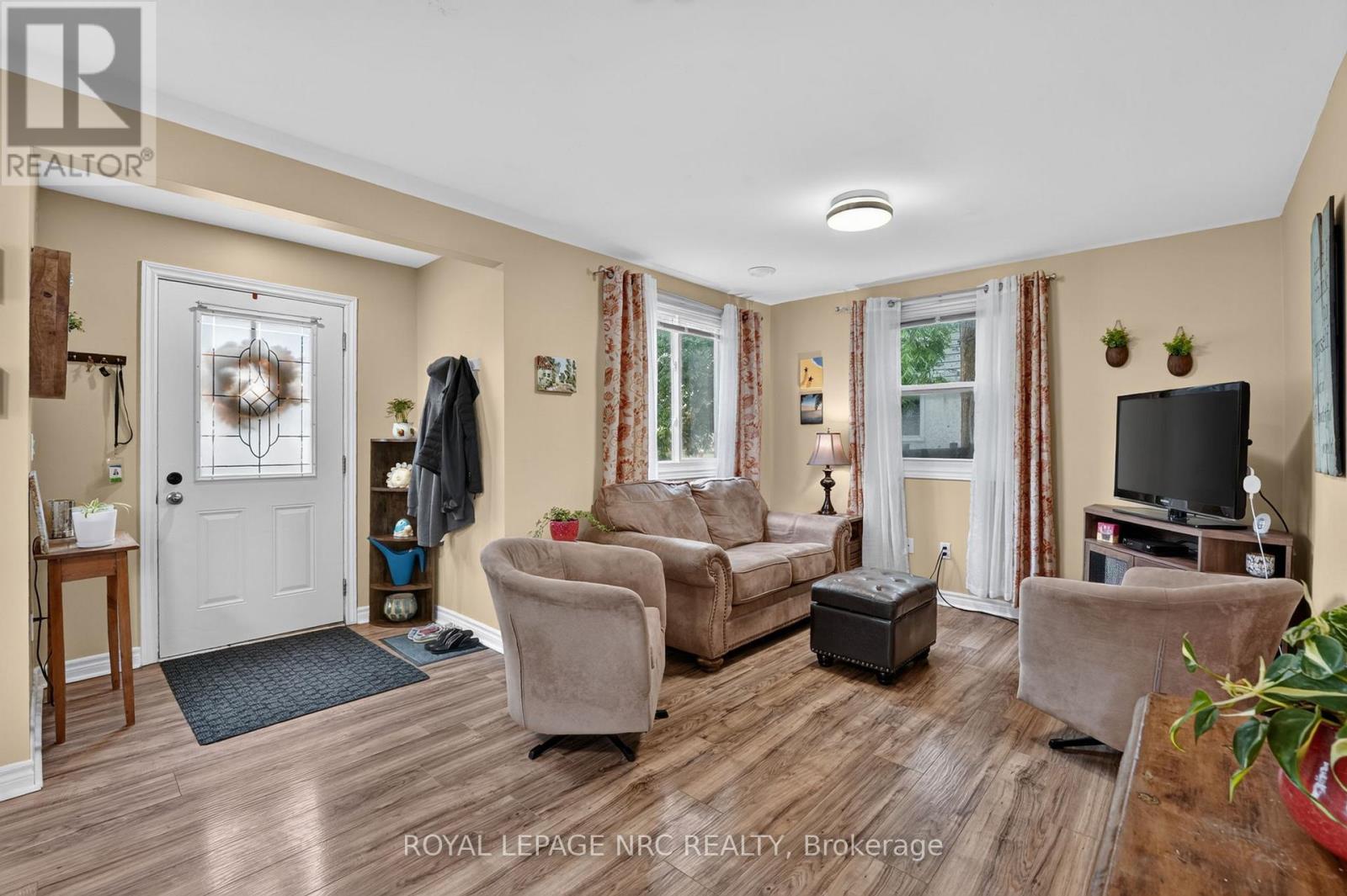 63 Oakwood Street, Port Colborne, Ontario  L3K 5G1 - Photo 4 - X13531616