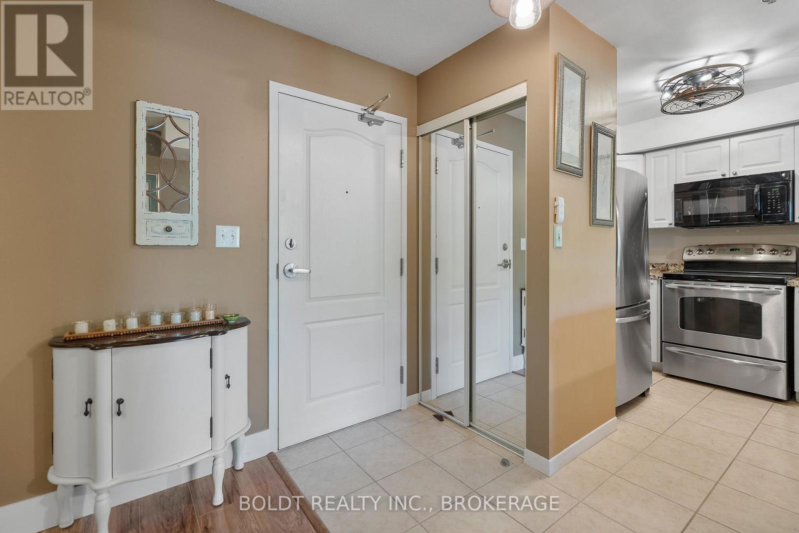 1214 - 330 Prince Charles Drive S, Welland, Ontario  L3C 7B3 - Photo 11 - X13532686