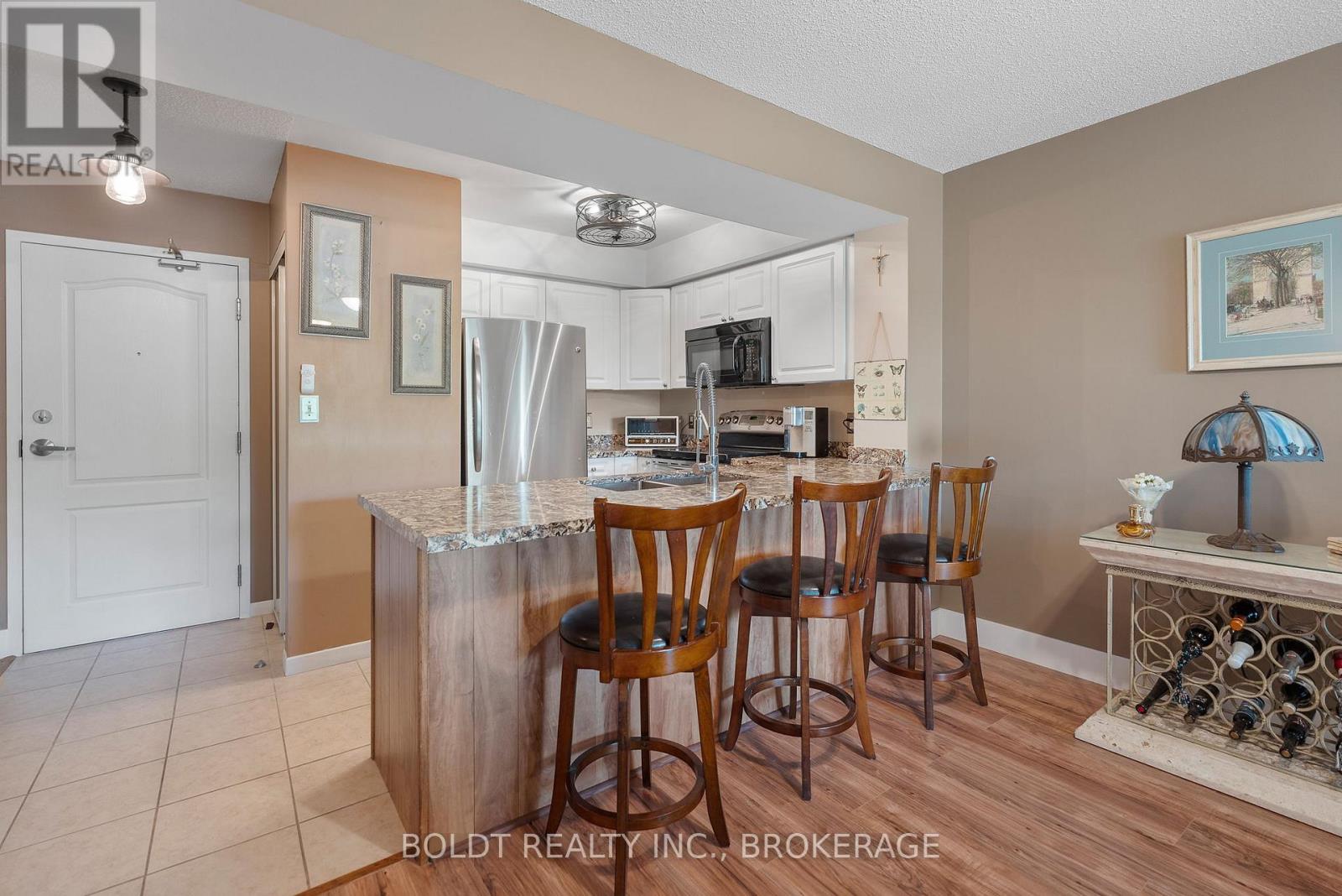 1214 - 330 Prince Charles Drive S, Welland, Ontario  L3C 7B3 - Photo 13 - X13532686
