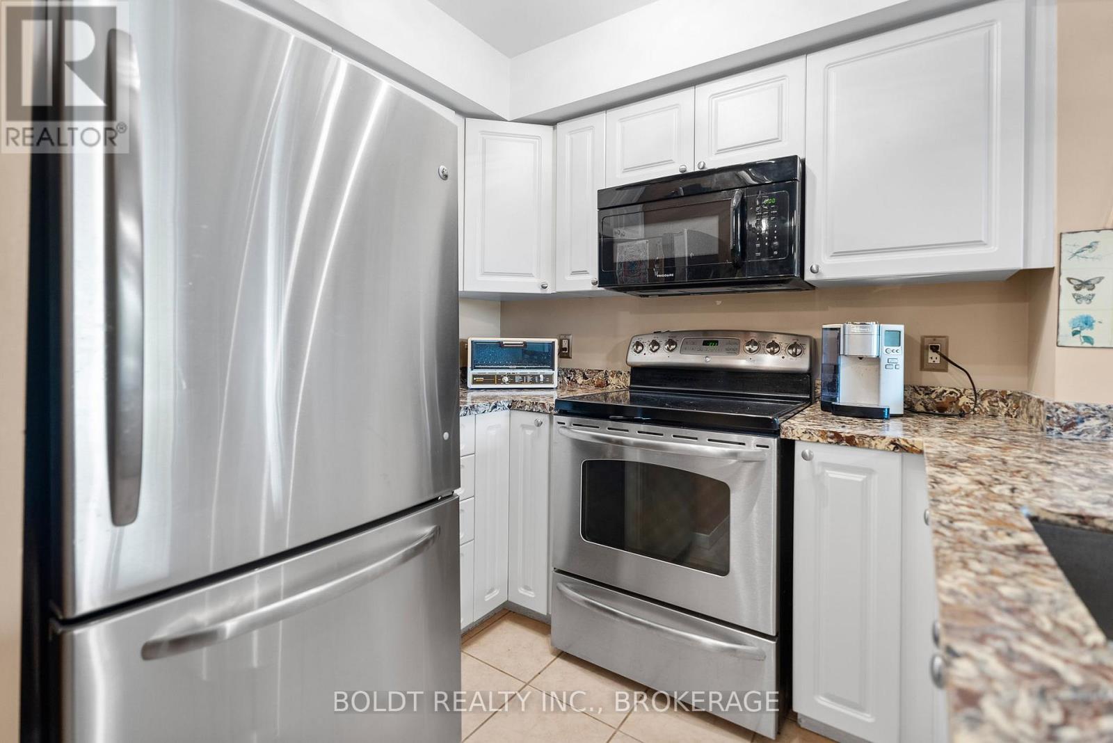 1214 - 330 Prince Charles Drive S, Welland, Ontario  L3C 7B3 - Photo 15 - X13532686