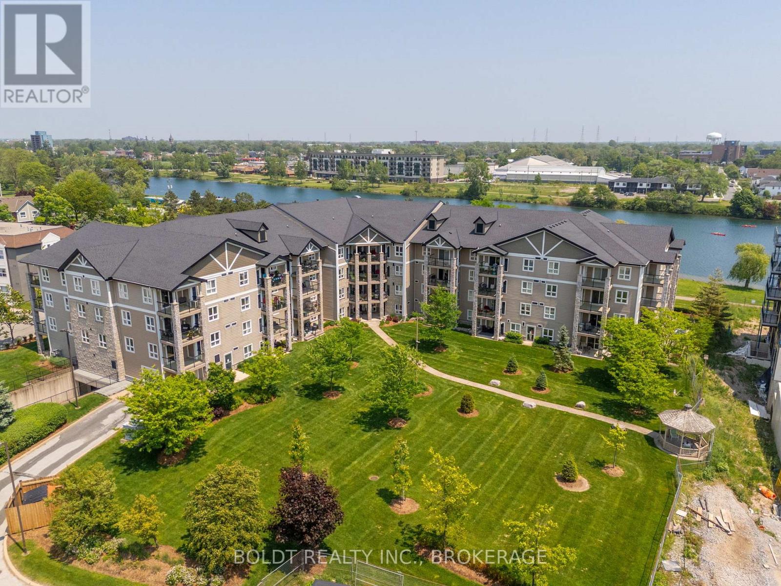 1214 - 330 Prince Charles Drive S, Welland, Ontario  L3C 7B3 - Photo 3 - X13532686