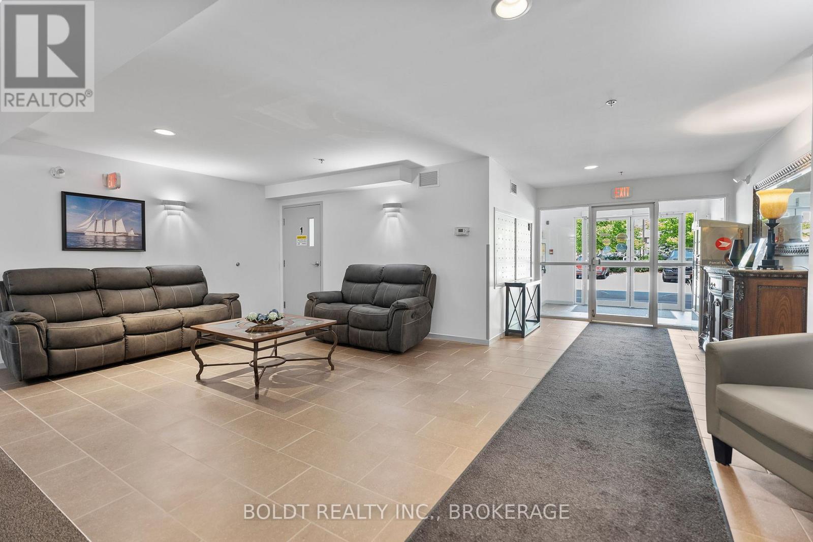 1214 - 330 Prince Charles Drive S, Welland, Ontario  L3C 7B3 - Photo 8 - X13532686