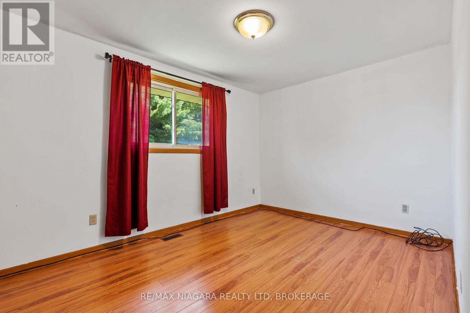 26 Forster Avenue, Thorold, Ontario  L2V 4J5 - Photo 10 - X13534340