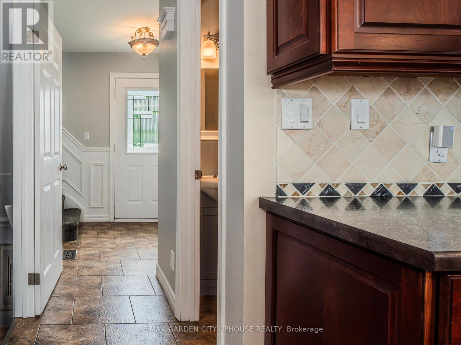 12 Foxhill Crescent, St. Catharines, Ontario  L2S 3T9 - Photo 8 - X13534410