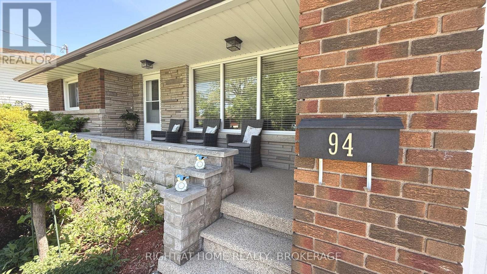 94 Wellington Street, Welland, Ontario  L3B 1B1 - Photo 3 - X13535360