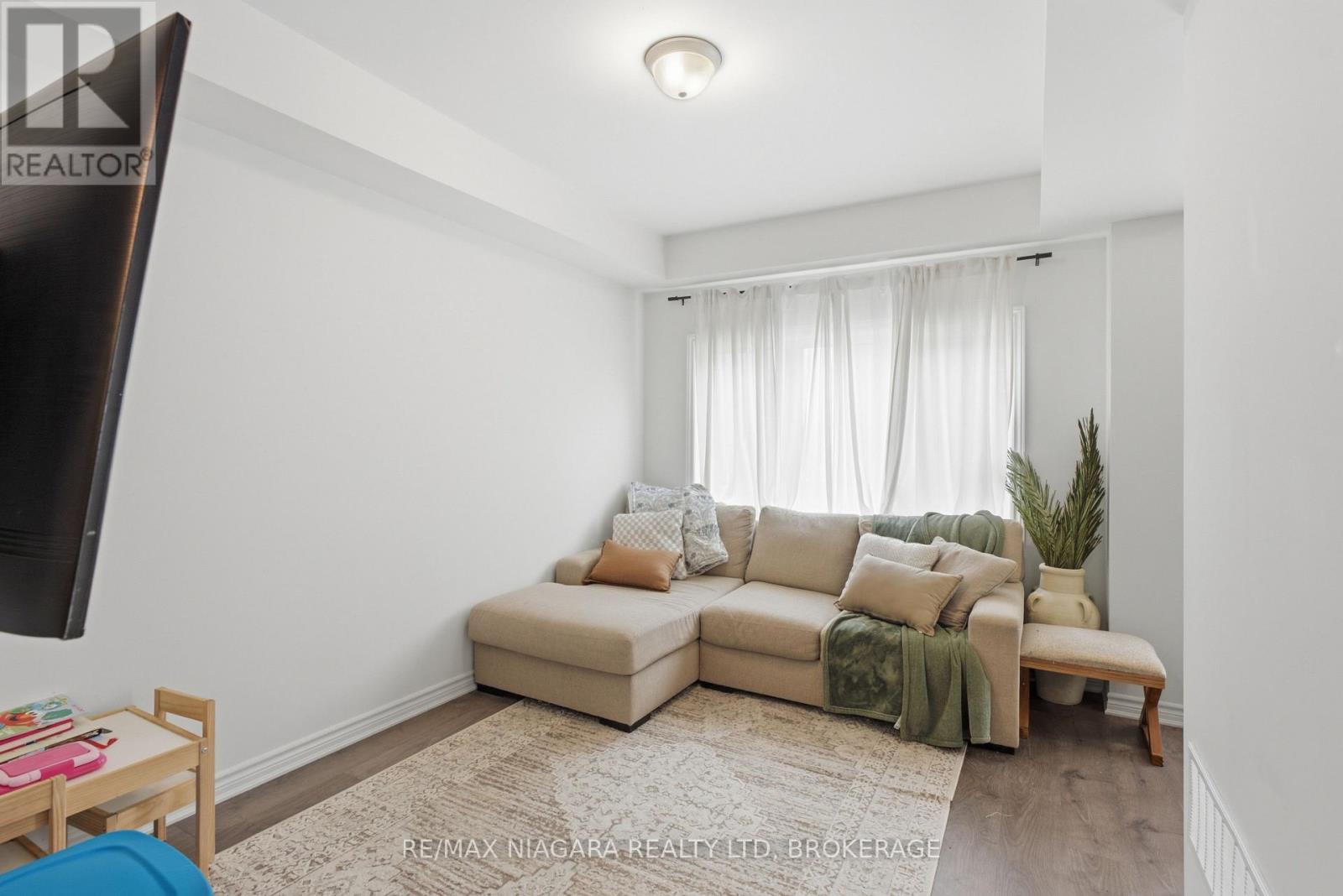 56 Sapphire Way, Thorold, Ontario  L2V 0B8 - Photo 7 - X13535440