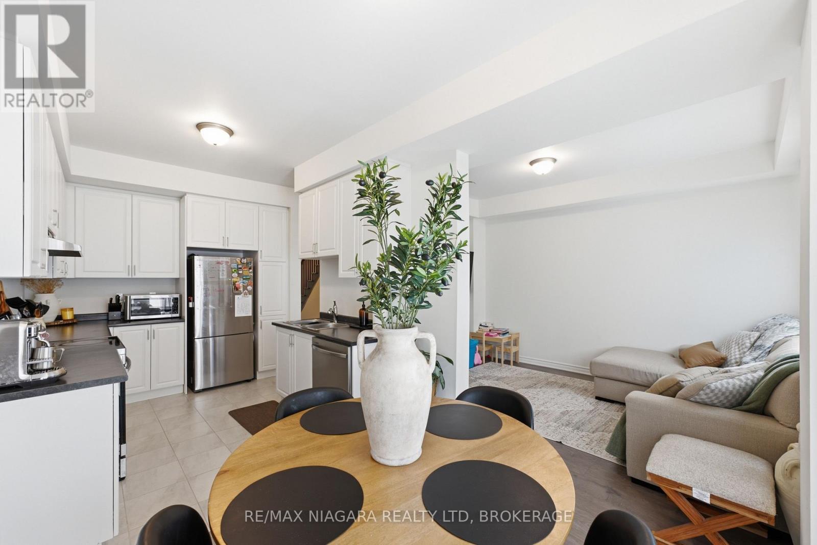 56 Sapphire Way, Thorold, Ontario  L2V 0B8 - Photo 9 - X13535440