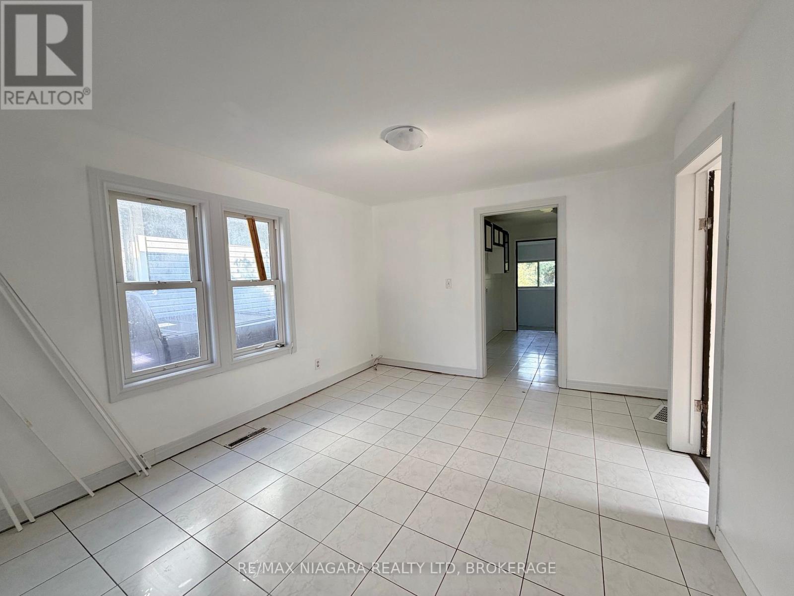 21 Fifth Street, Welland, Ontario  L3B 4Z4 - Photo 5 - X13536094