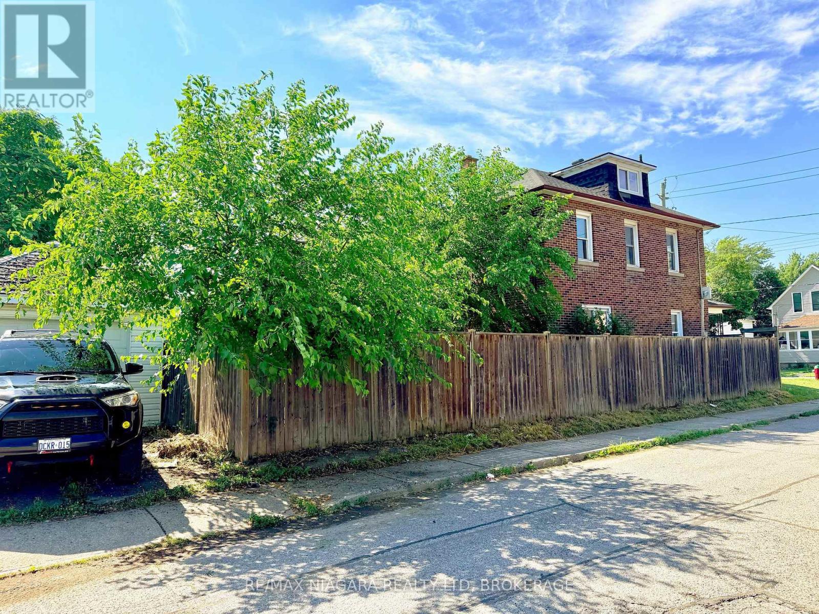 93 State Street, Welland, Ontario  L3B 4K6 - Photo 3 - X13536096