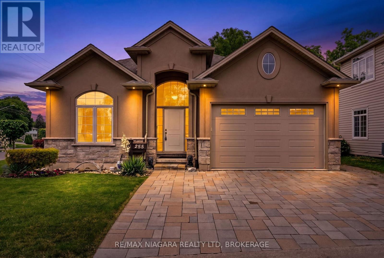 255 LAKESHORE ROAD, St. Catharines, Ontario