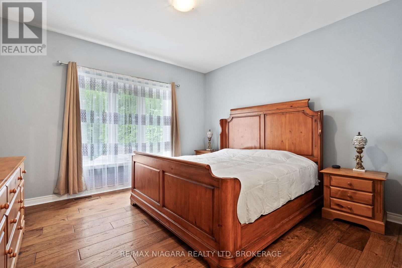 255 Lakeshore Road, St. Catharines, Ontario  L2M 1R9 - Photo 13 - X13536154