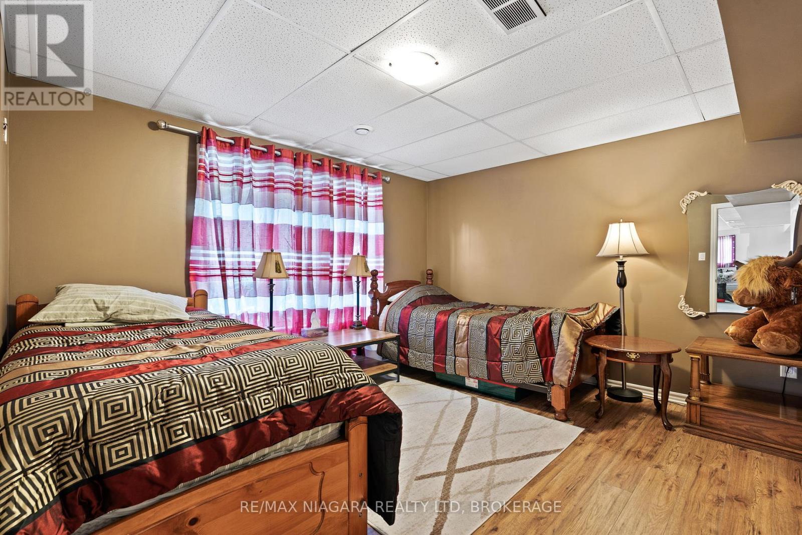 255 Lakeshore Road, St. Catharines, Ontario  L2M 1R9 - Photo 20 - X13536154